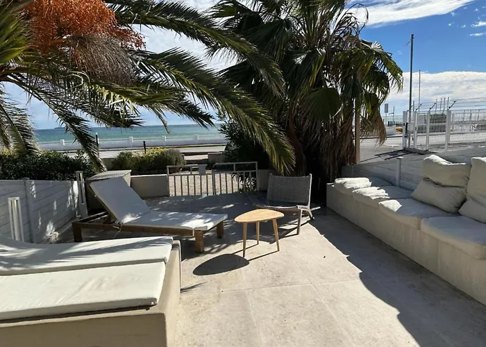 Beautiful House With Terrace Sea Front - Cannes