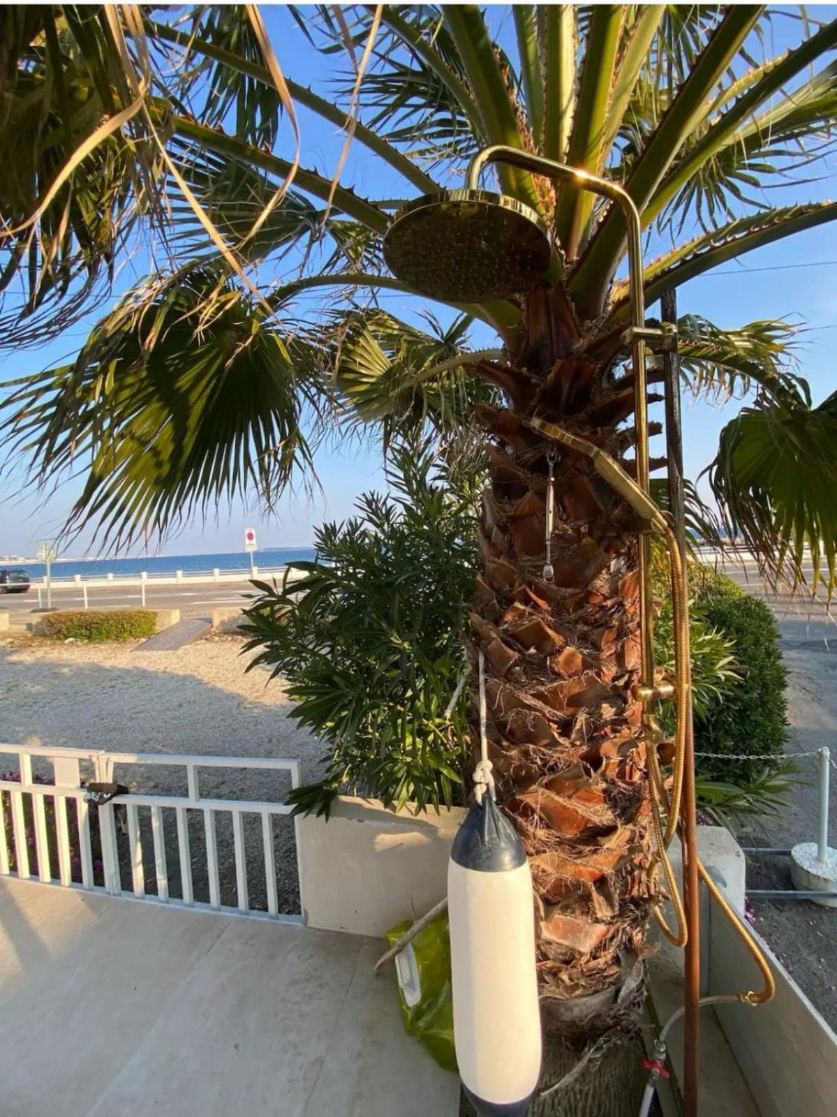 Casa de férias Beautiful House With Terrace Sea Front - Cannes