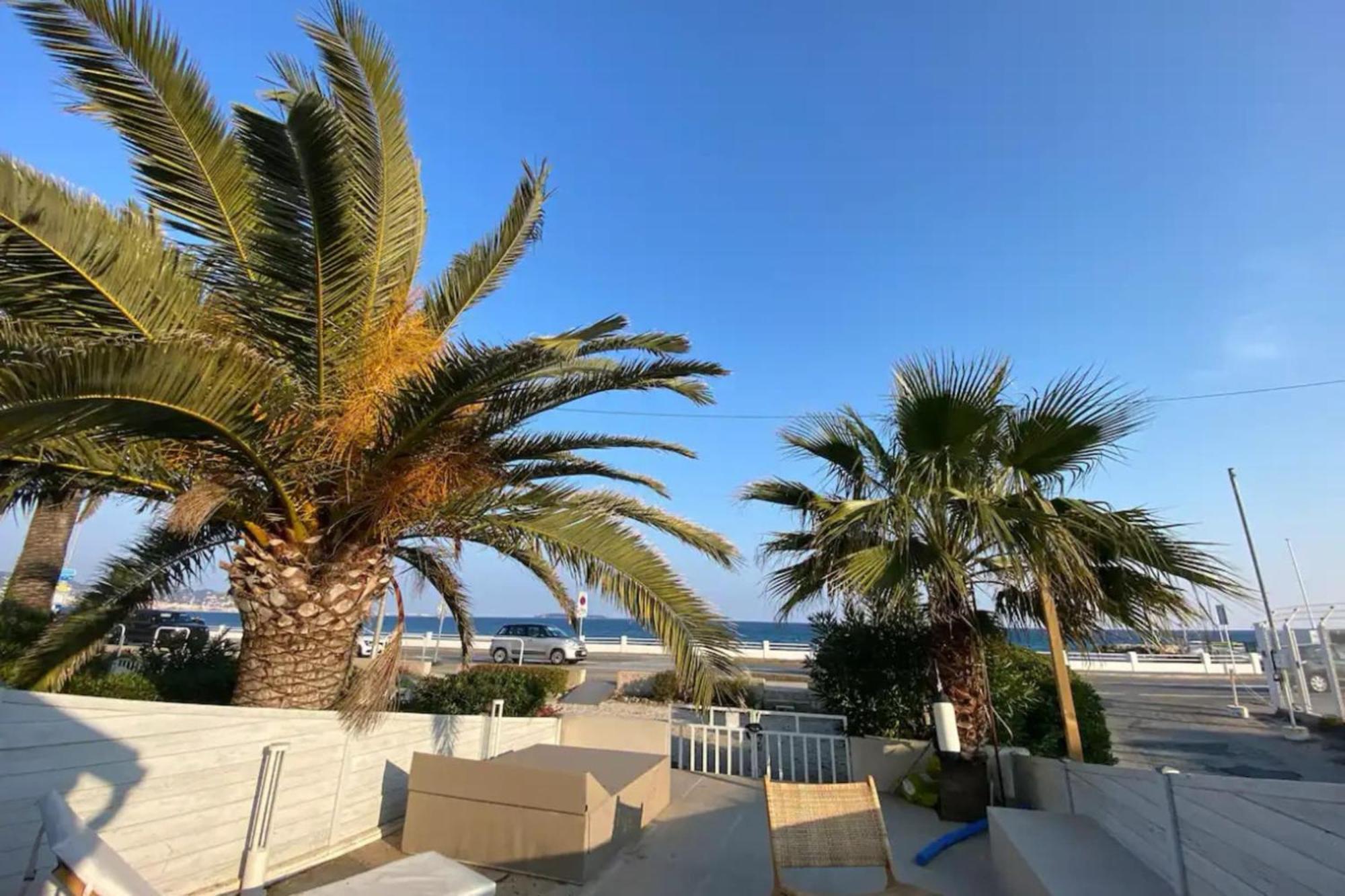 Beautiful House With Terrace Sea Front -