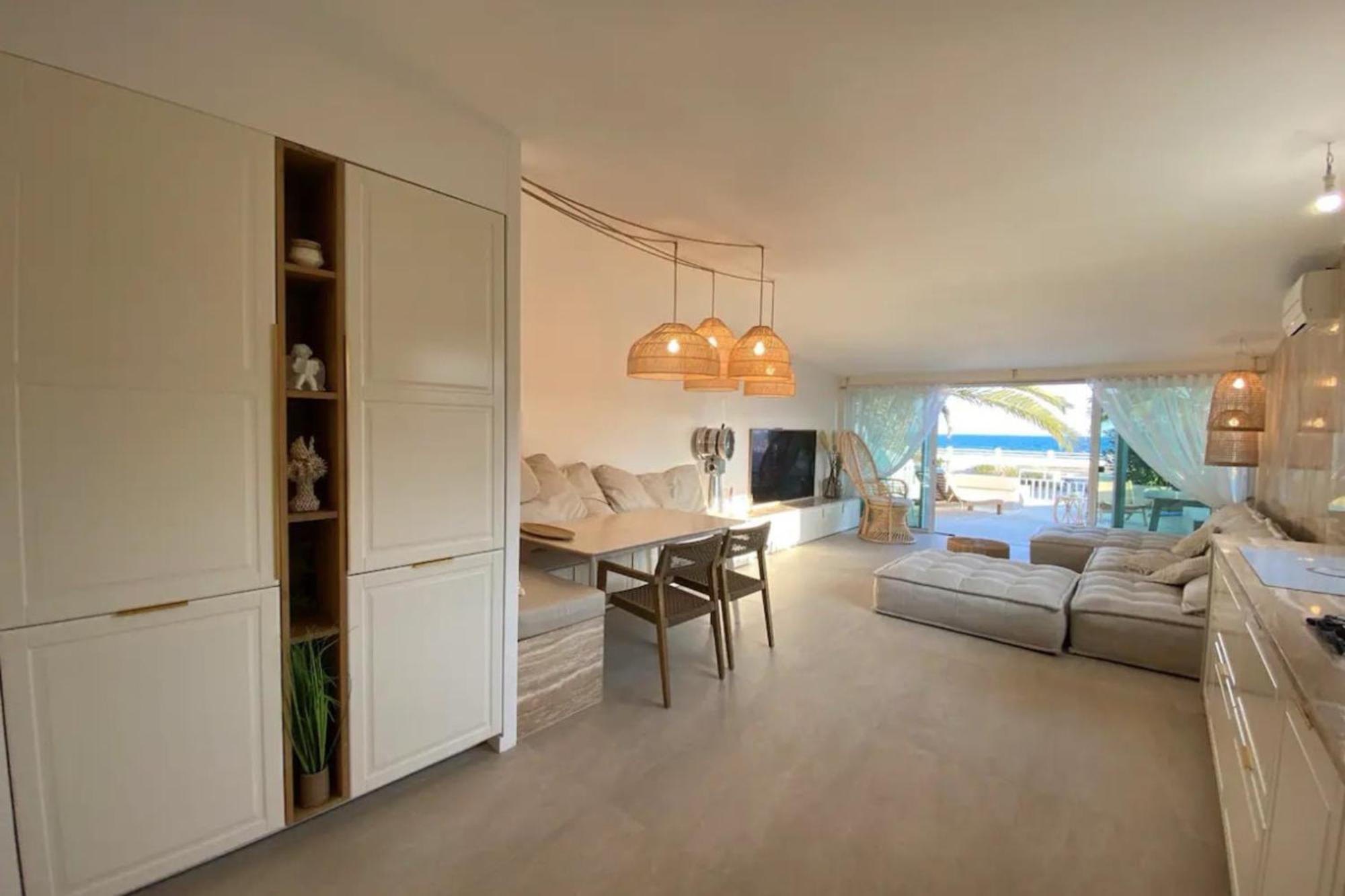 Casa de férias Beautiful House With Terrace Sea Front -